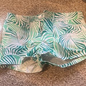 Green and white gap shorts. Size 0